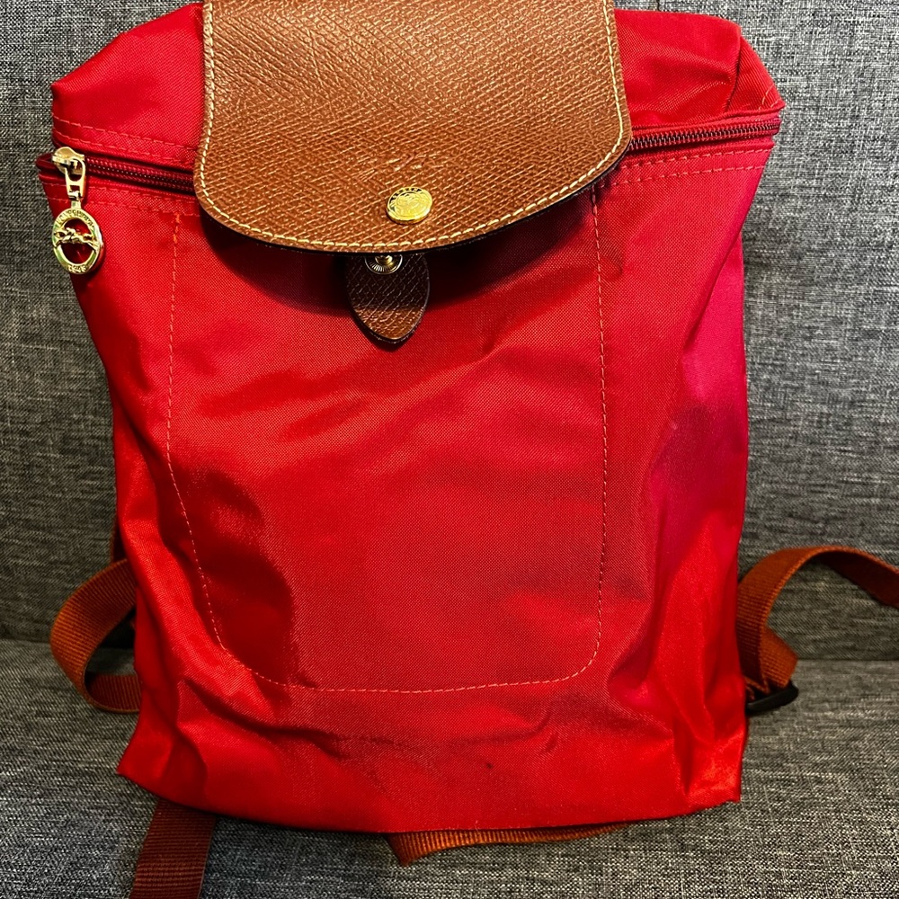 Red longchamp original backpack (with the longchamp card)